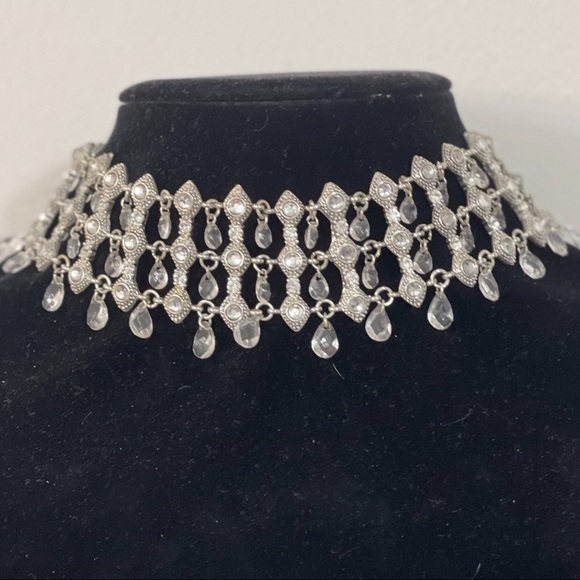 Jewelry - Crystal choker. Vintage. Art Deco style